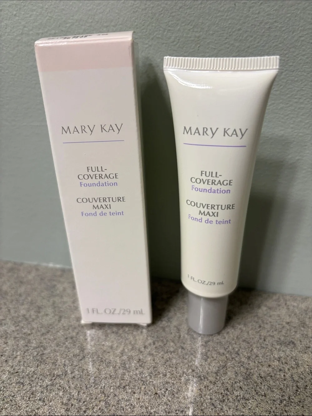 NWT Mary Kay Full-Coverage Foundation -Beige 302